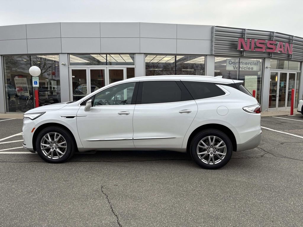 Used 2022 Buick Enclave Premium w/ Experience Buick Package image 4