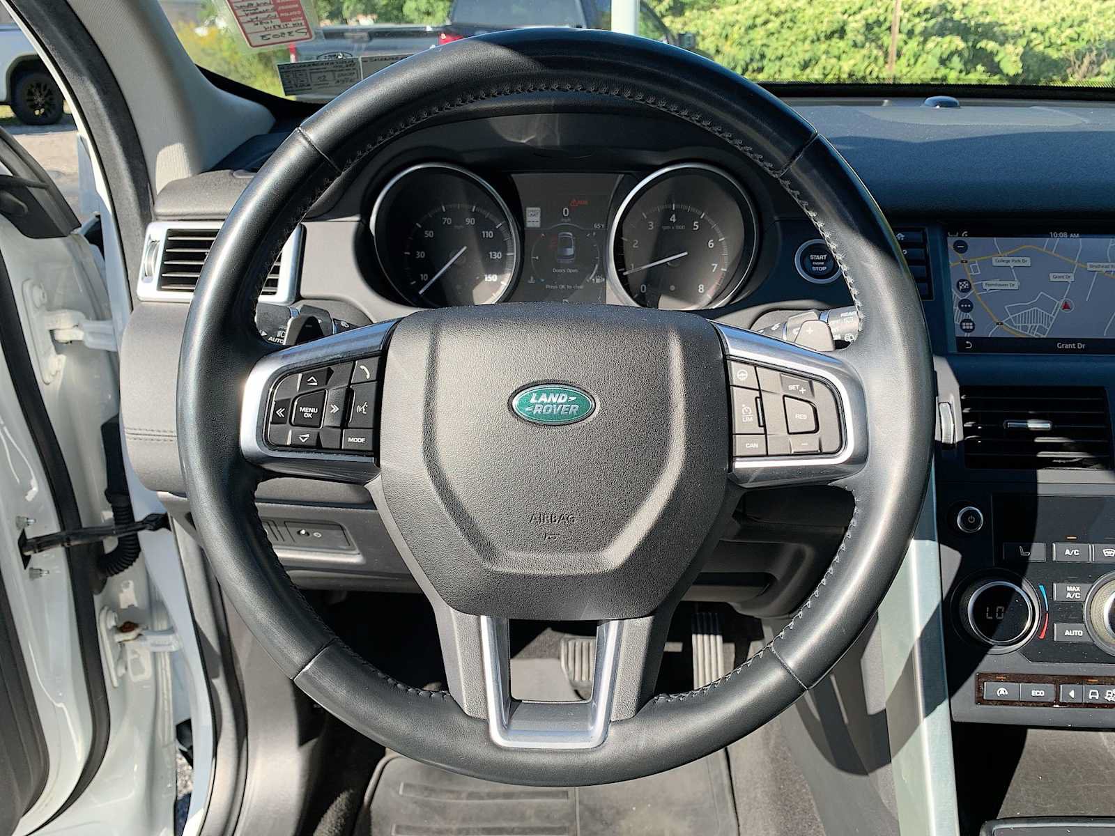 Used 2017 Land Rover Discovery Sport HSE AWD/4WD image 11