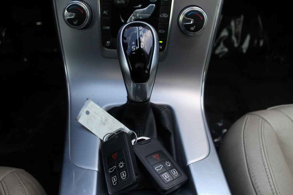 Used 2017 Volvo S60 T5 Dynamic w/ Vision Package image 20