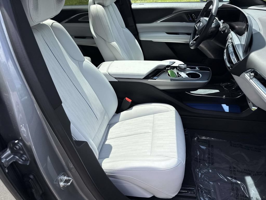 Certified 2024 Cadillac Lyriq Luxury w/ LPO, Floor Liner Package AWD/4WD image 7