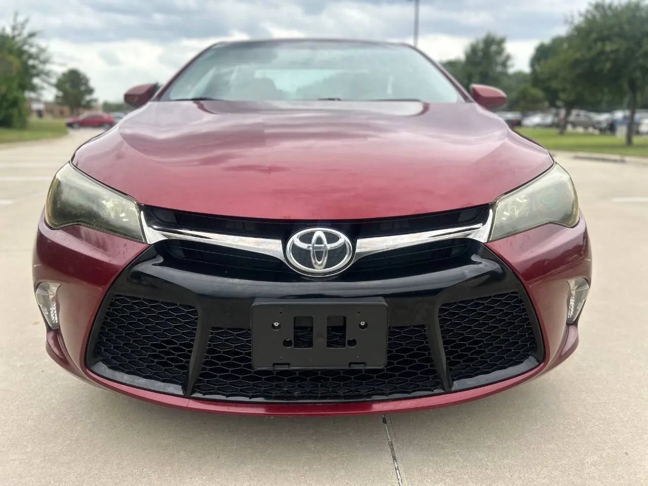 Used 2017 Toyota Camry SE FWD image 3