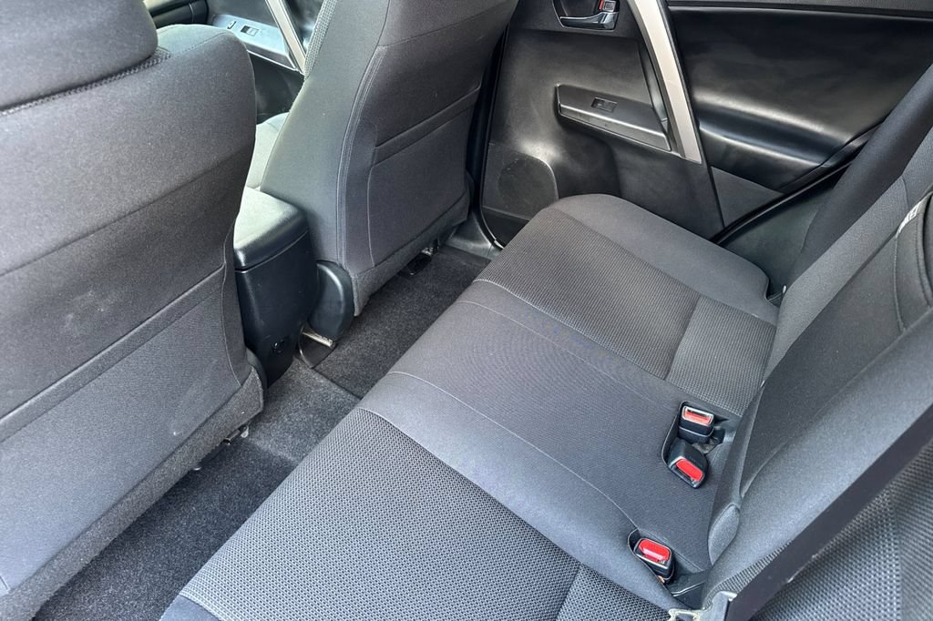 Certified 2018 Toyota RAV4 XLE AWD/4WD image 11