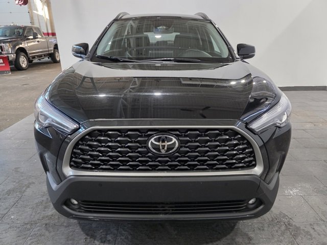 Used 2025 Toyota Corolla Cross XLE image 8