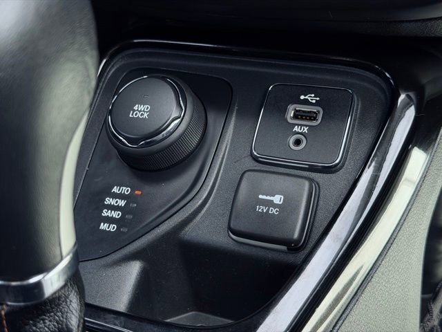 Used 2018 Jeep Compass Limited w/ Navigation Group AWD/4WD image 36