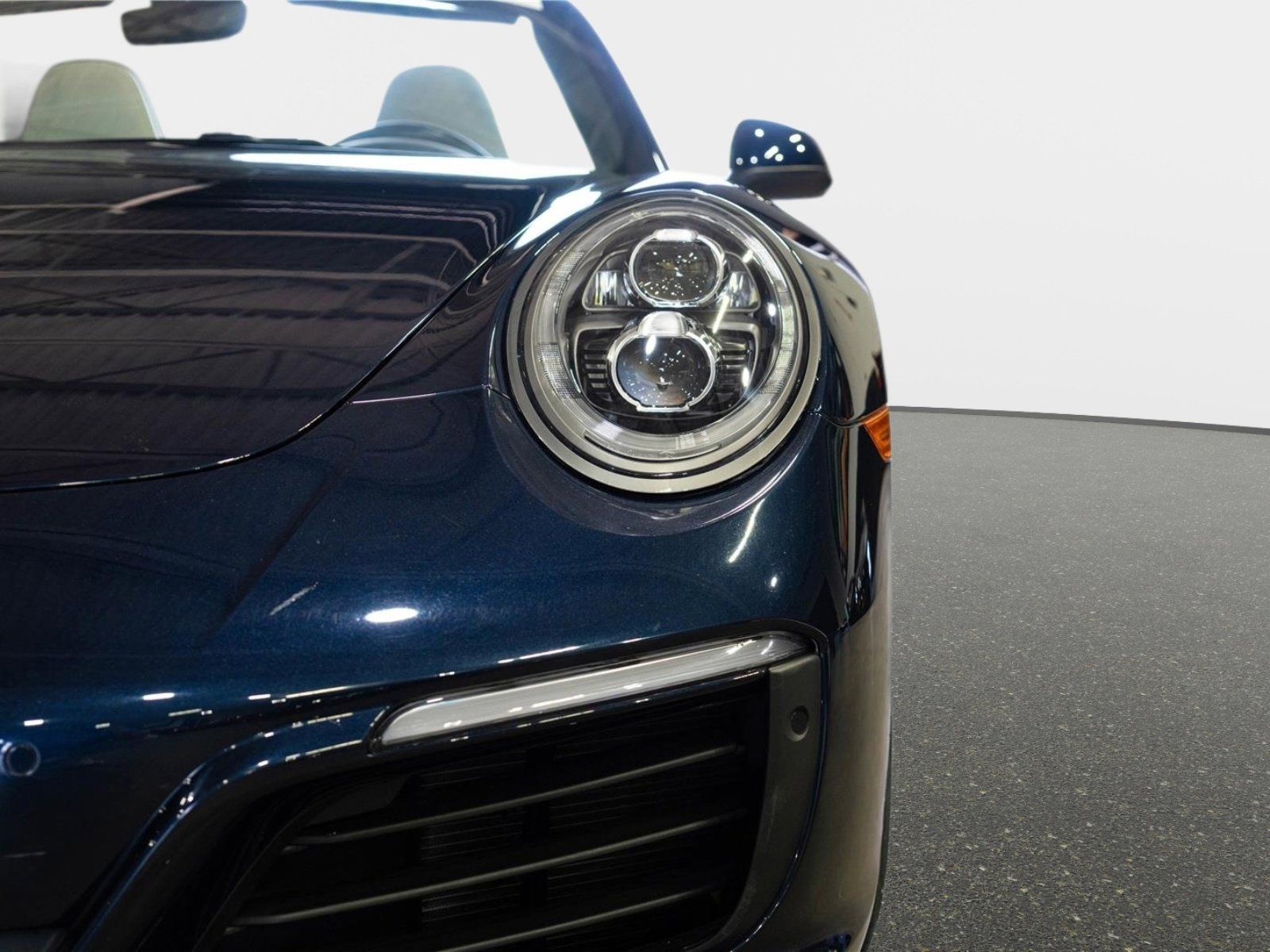 Used 2019 Porsche 911 Carrera image 15