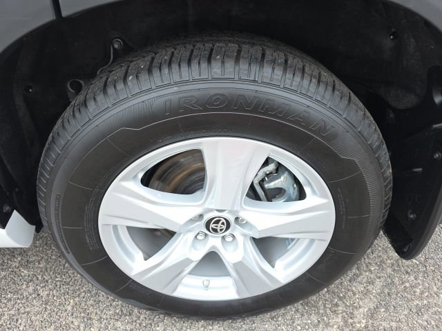 Certified 2024 Toyota Highlander LE image 6