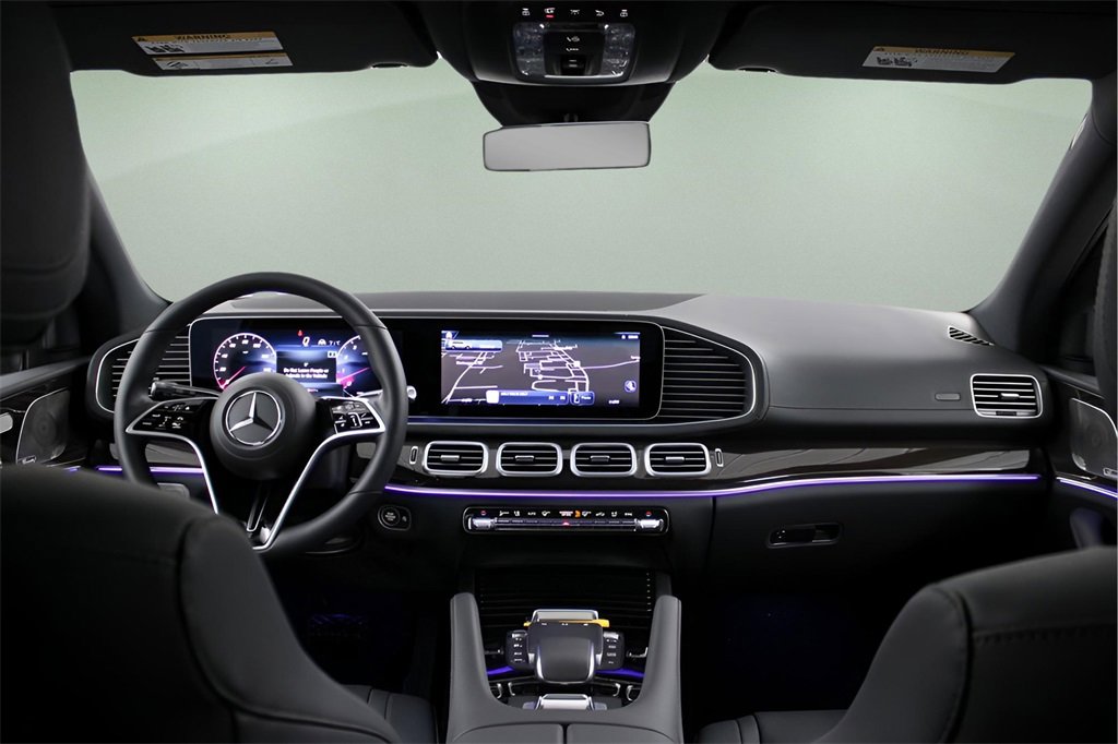 Used 2025 Mercedes-Benz GLS 450 4MATIC image 18