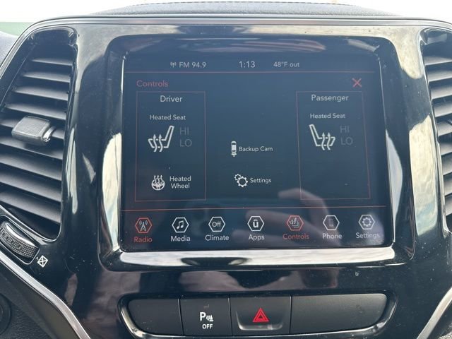 Used 2019 Jeep Cherokee Limited image 27