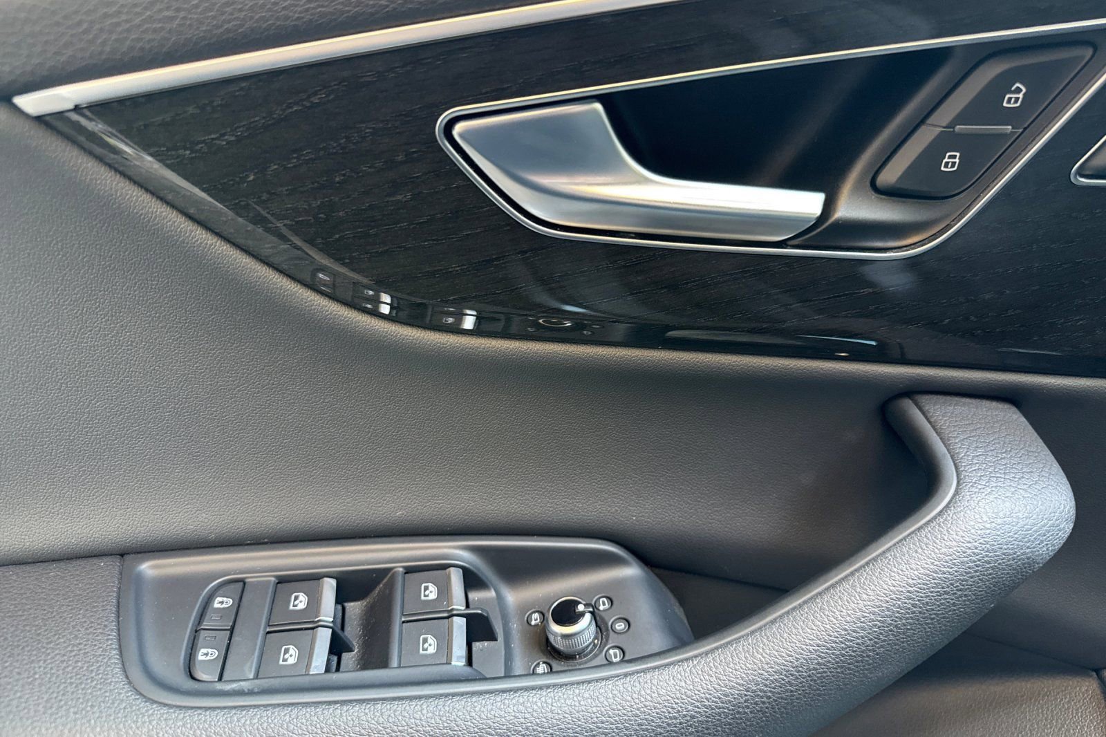 Used 2025 Audi Q7 3.0T Premium w/ Convenience Package image 8