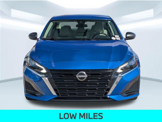 Used 2025 Nissan Altima 2.5 SV FWD image 11