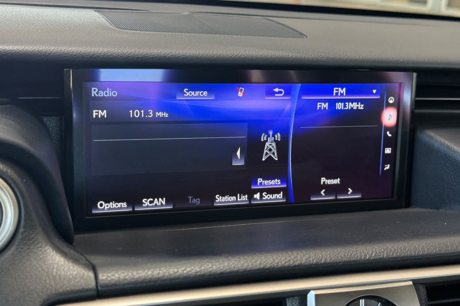 Used 2020 Lexus IS 300 w/ Navigation Package RWD image 19