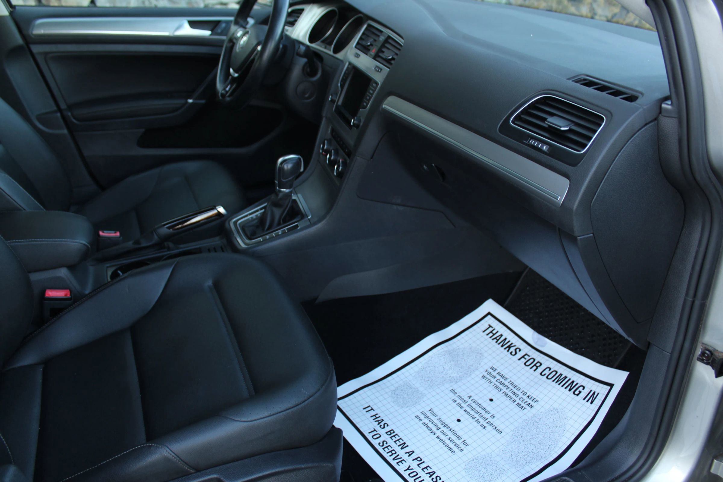 Used 2016 Volkswagen Golf SE w/ Lighting Package image 17