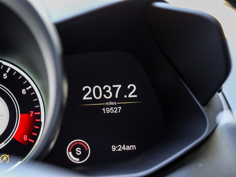 Used 2020 Aston Martin V8 Vantage Coupe RWD image 34