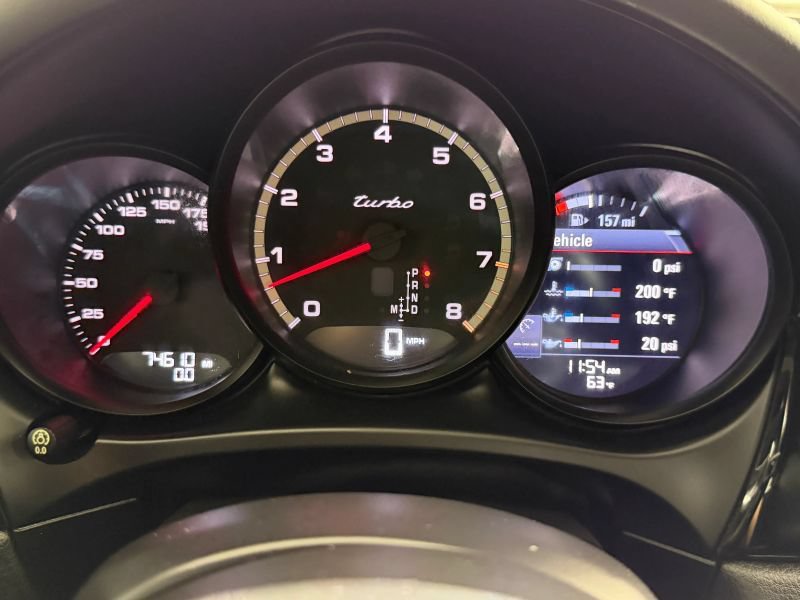 Used 2018 Porsche Macan Turbo AWD/4WD image 39