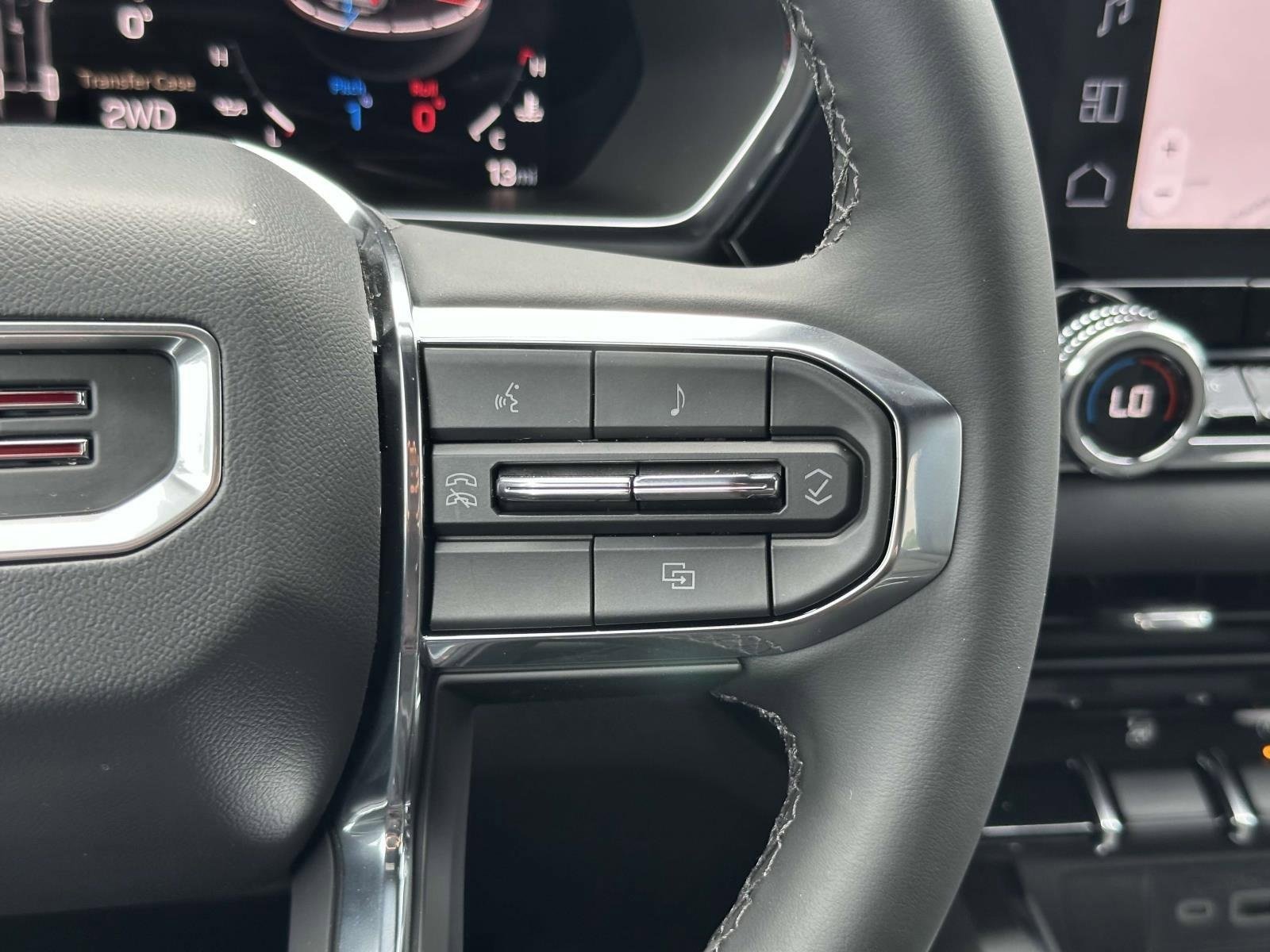 New 2025 GMC Canyon Elevation w/ Convenience Package image 9