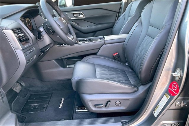 Certified 2025 Nissan Rogue Platinum w/ Platinum Premium Package image 23