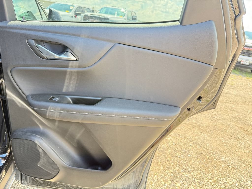 Used 2025 Chevrolet Blazer LT AWD/4WD image 39
