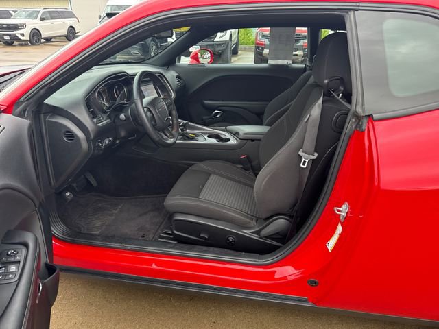 Used 2018 Dodge Challenger R/T w/ Driver Convenience Group RWD image 9