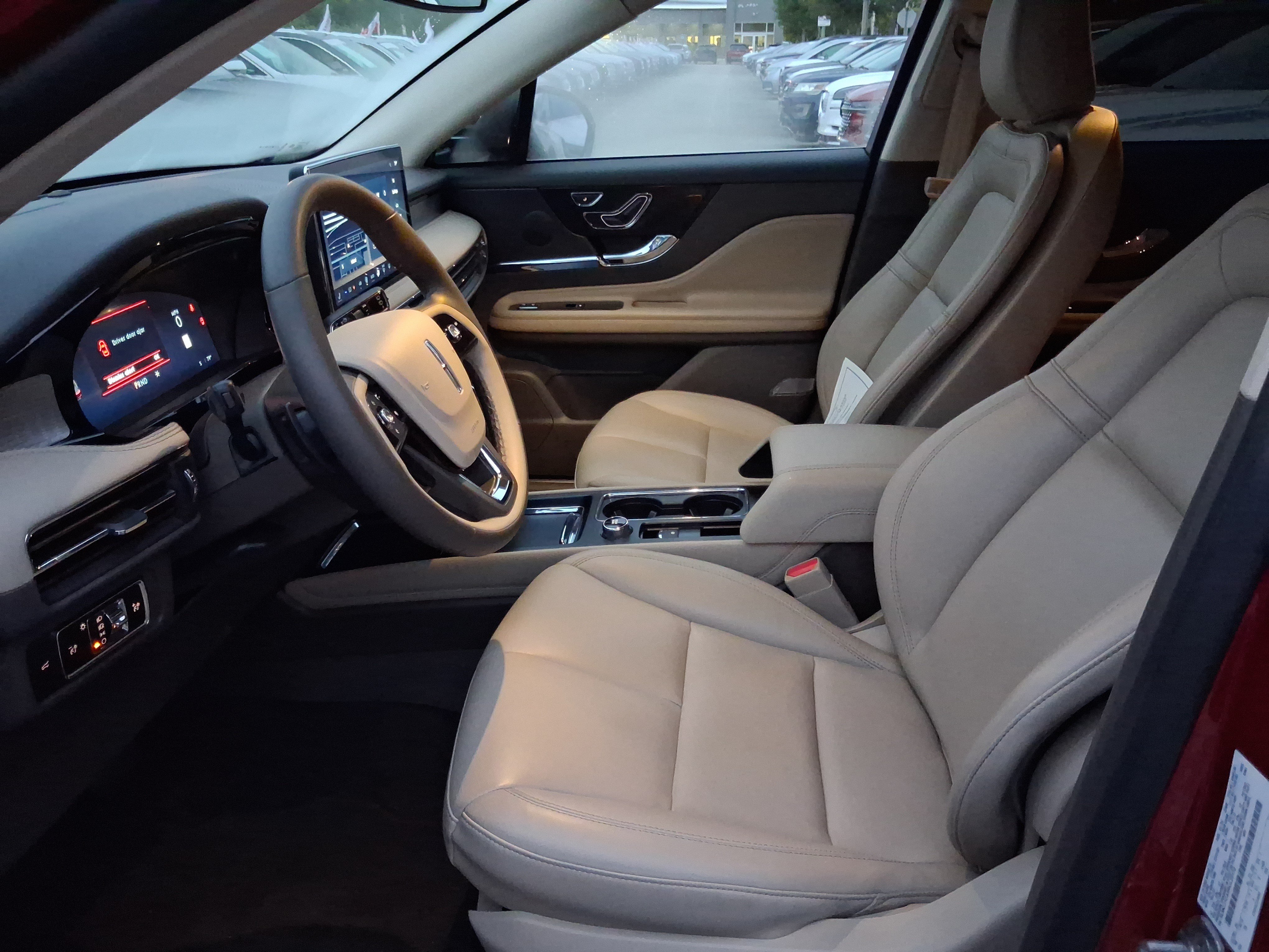 Certified 2024 Lincoln Corsair FWD image 12