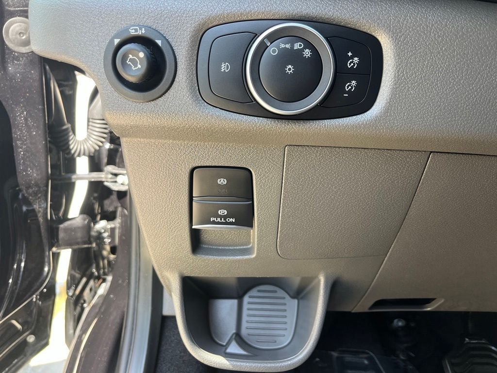 Used 2025 Ford Transit 350 XLT RWD image 29