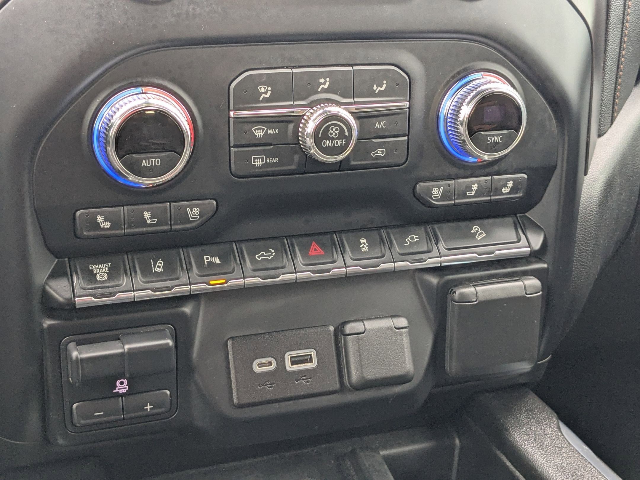 Used 2021 GMC Sierra 2500 AT4 w/ AT4 Premium Plus Package image 23