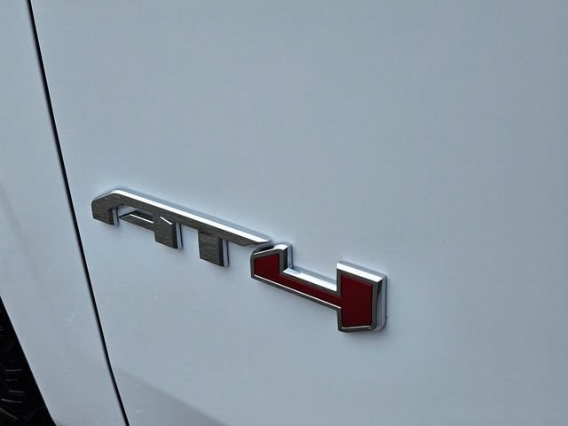 New 2026 GMC Yukon AT4 w/ AT4 Premium Plus Package AWD/4WD image 10