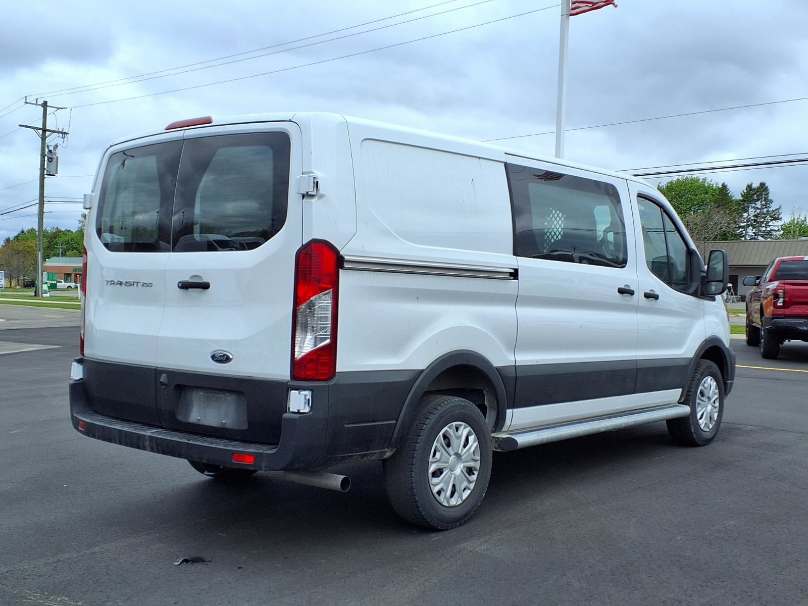 Used 2024 Ford Transit 250 Low Roof w/ Exterior Upgrade Package RWD image 4
