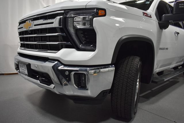 Certified 2026 Chevrolet Silverado 2500 LTZ w/ LTZ Premium Package AWD/4WD image 16