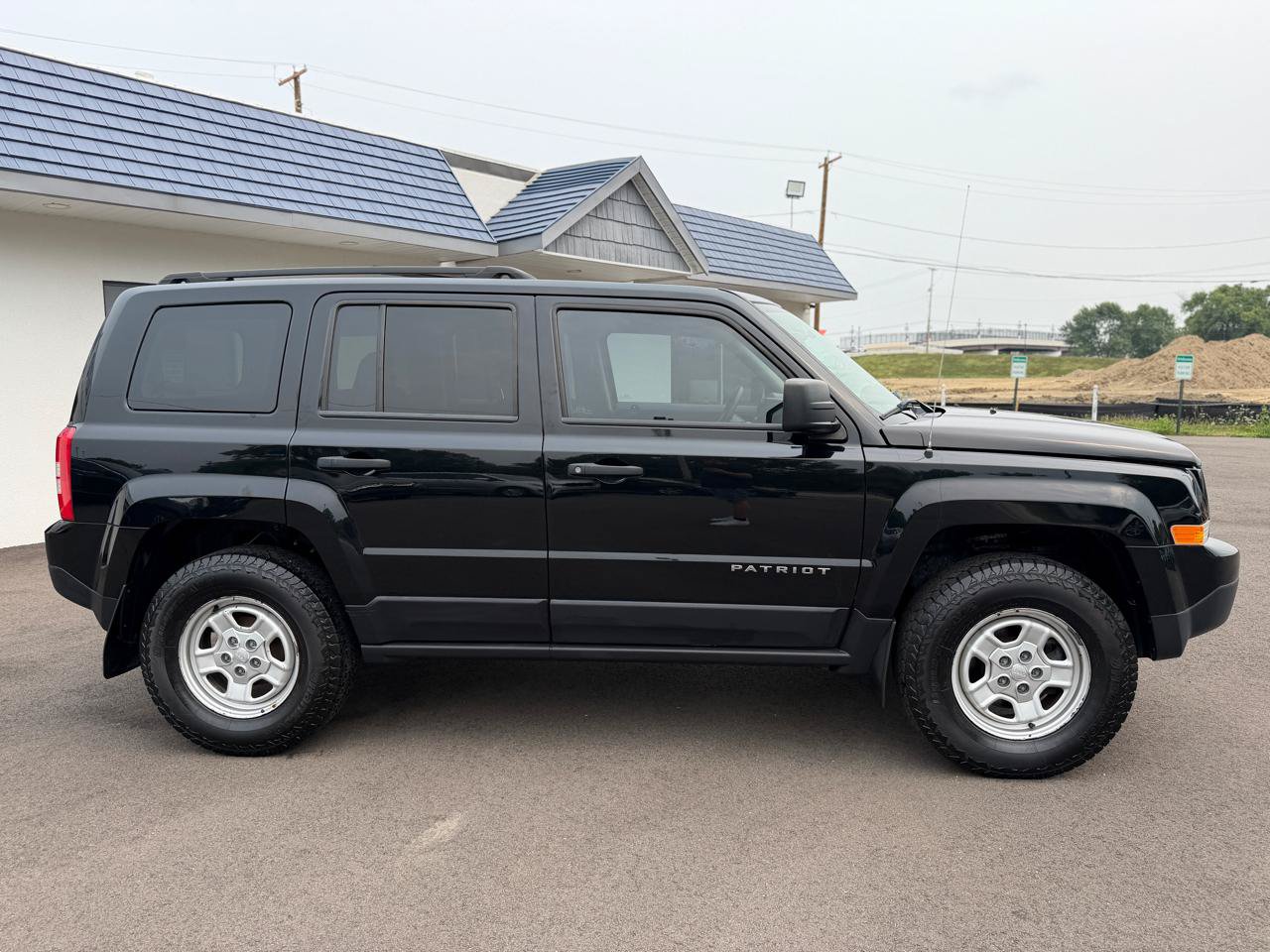 Used 2016 Jeep Patriot Sport FWD image 7