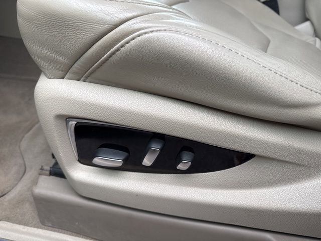 Used 2016 Cadillac Escalade ESV Luxury image 18