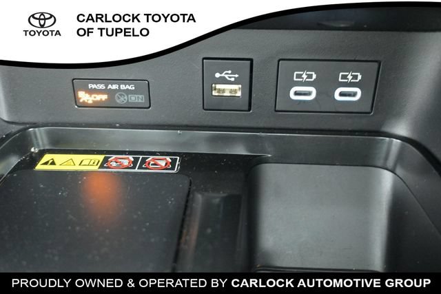 Used 2026 Toyota Camry SE FWD image 32