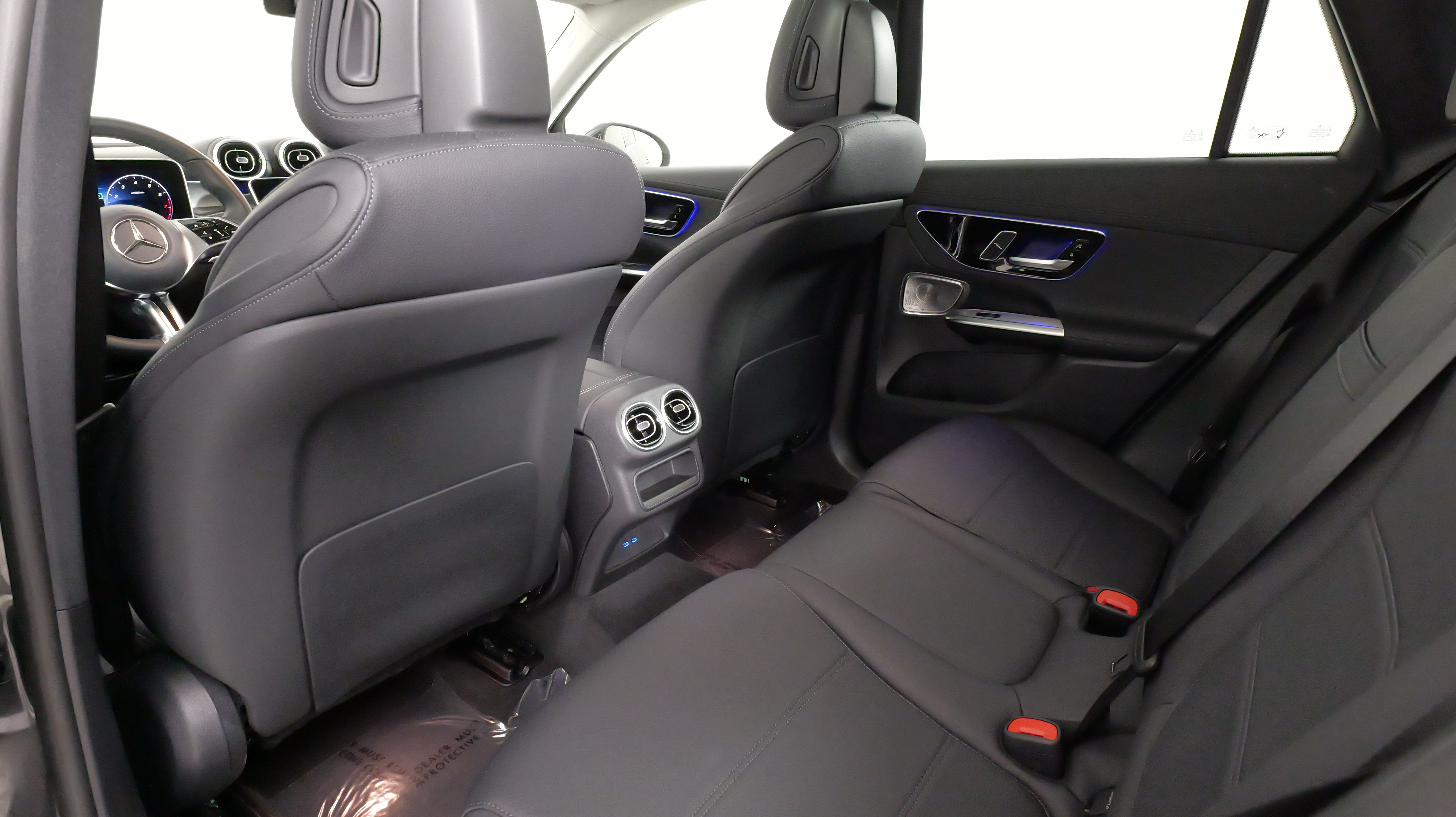 Used 2024 Mercedes-Benz GLC 300 4MATIC image 33