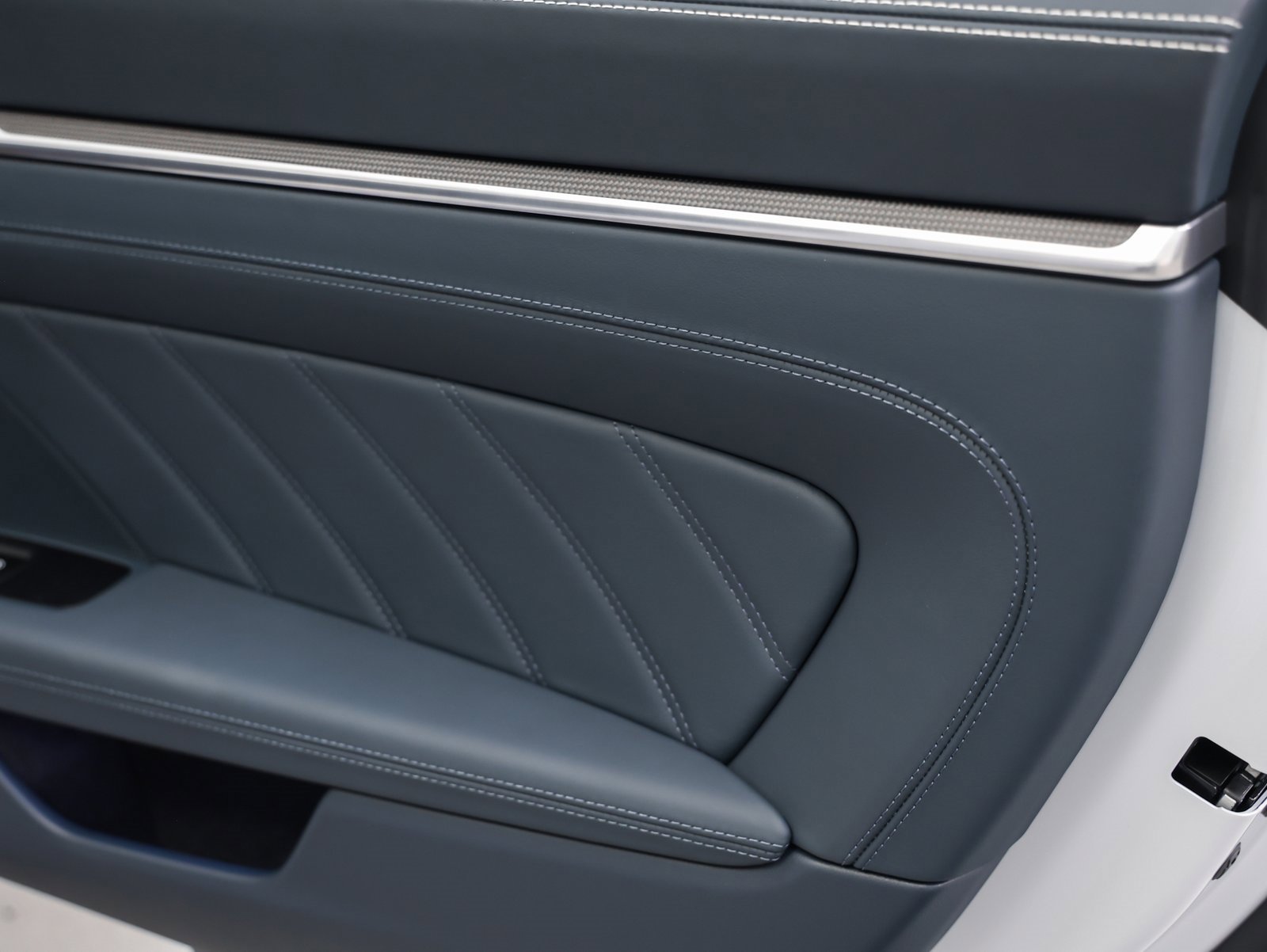 Certified 2025 Porsche 911 Turbo S image 47