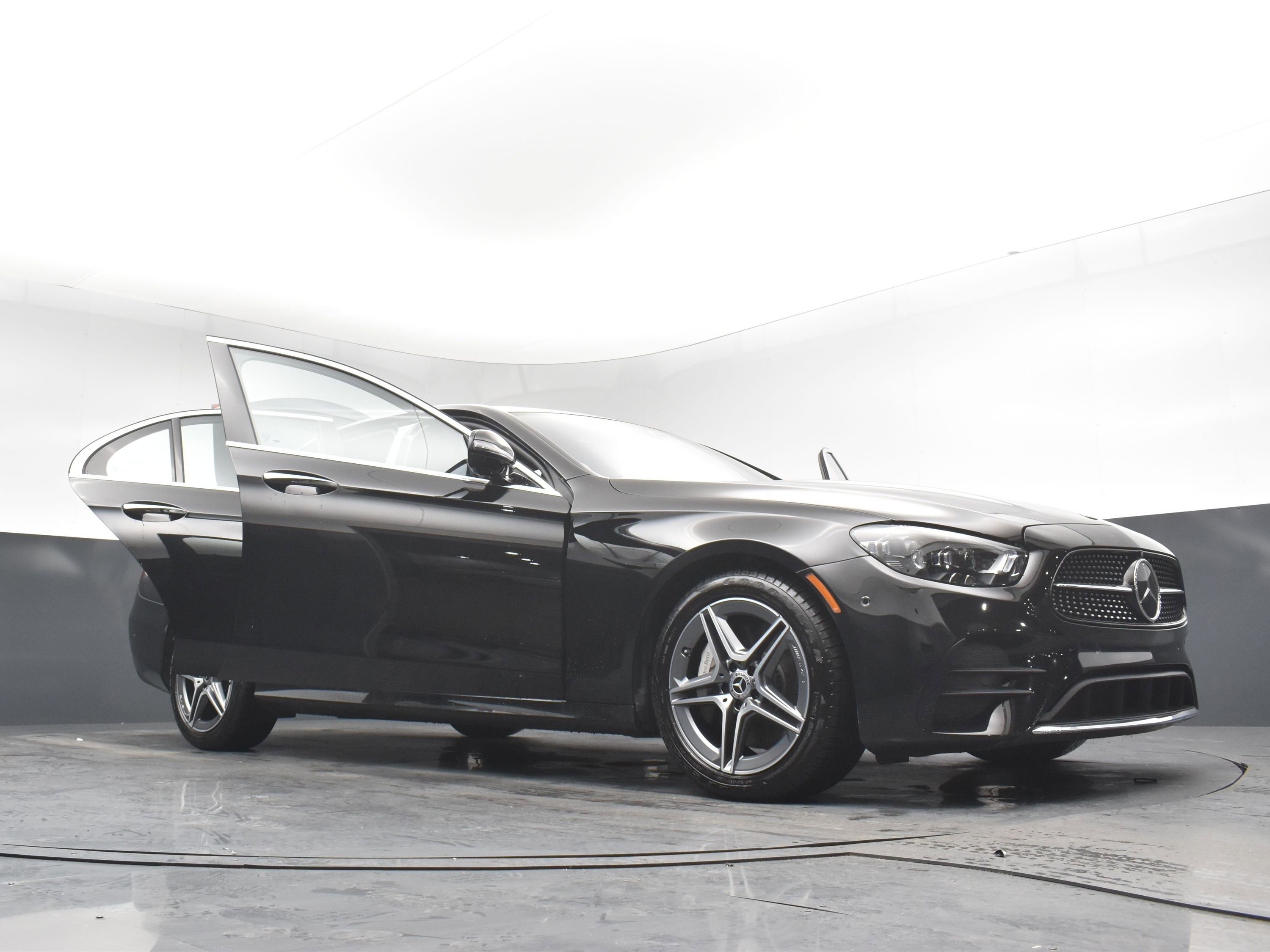 Used 2022 Mercedes-Benz E 350 4MATIC Sedan image 29
