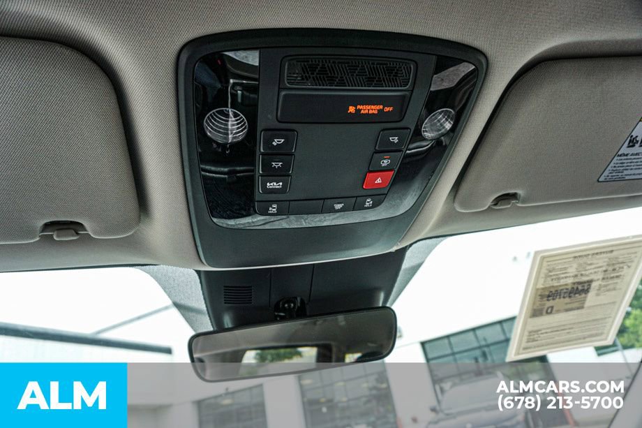 Used 2025 Kia Carnival FWD image 39