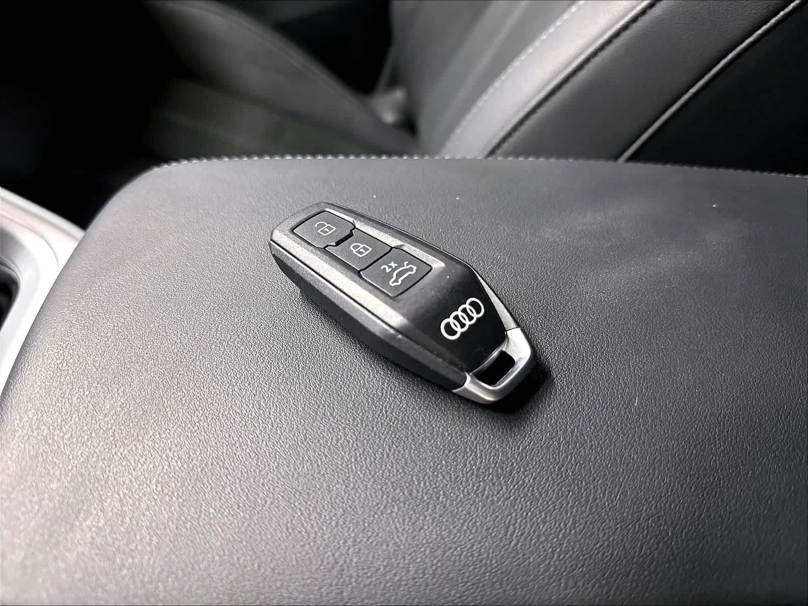 Certified 2025 Audi Q5 Prestige AWD/4WD image 12