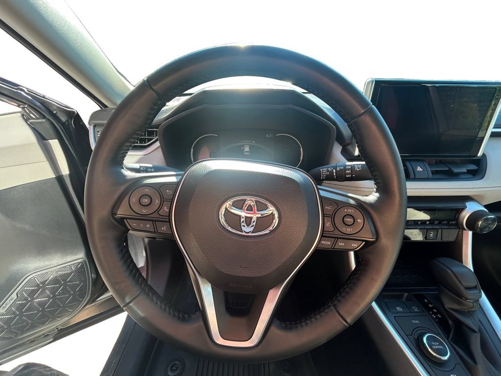 Used 2025 Toyota RAV4 XLE w/ Weather Package AWD/4WD image 12