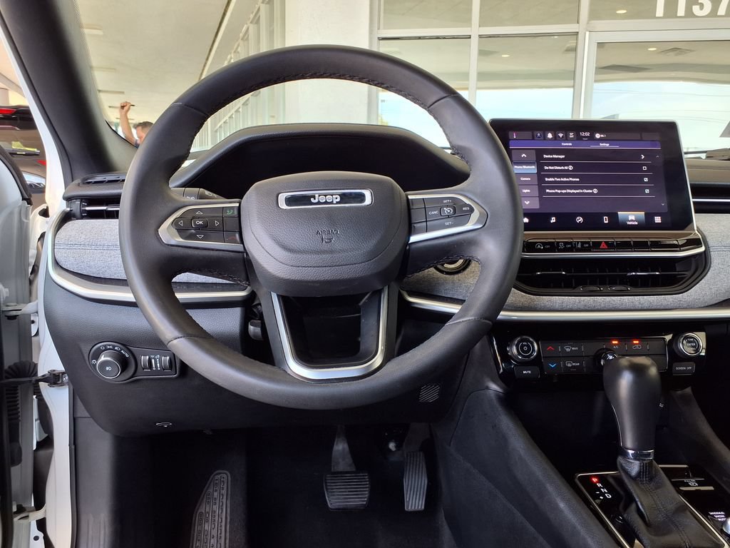 Used 2024 Jeep Compass Latitude AWD/4WD image 17