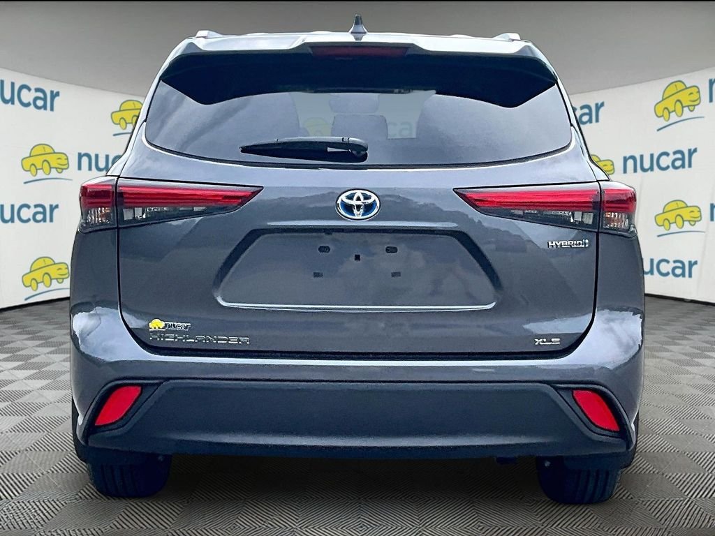 Used 2023 Toyota Highlander XLE AWD/4WD image 5