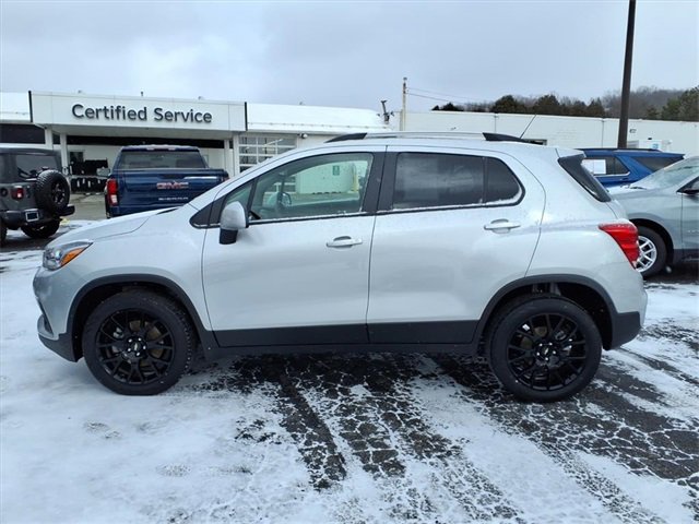 Used 2022 Chevrolet Trax LT w/ Driver Confidence Package image 6