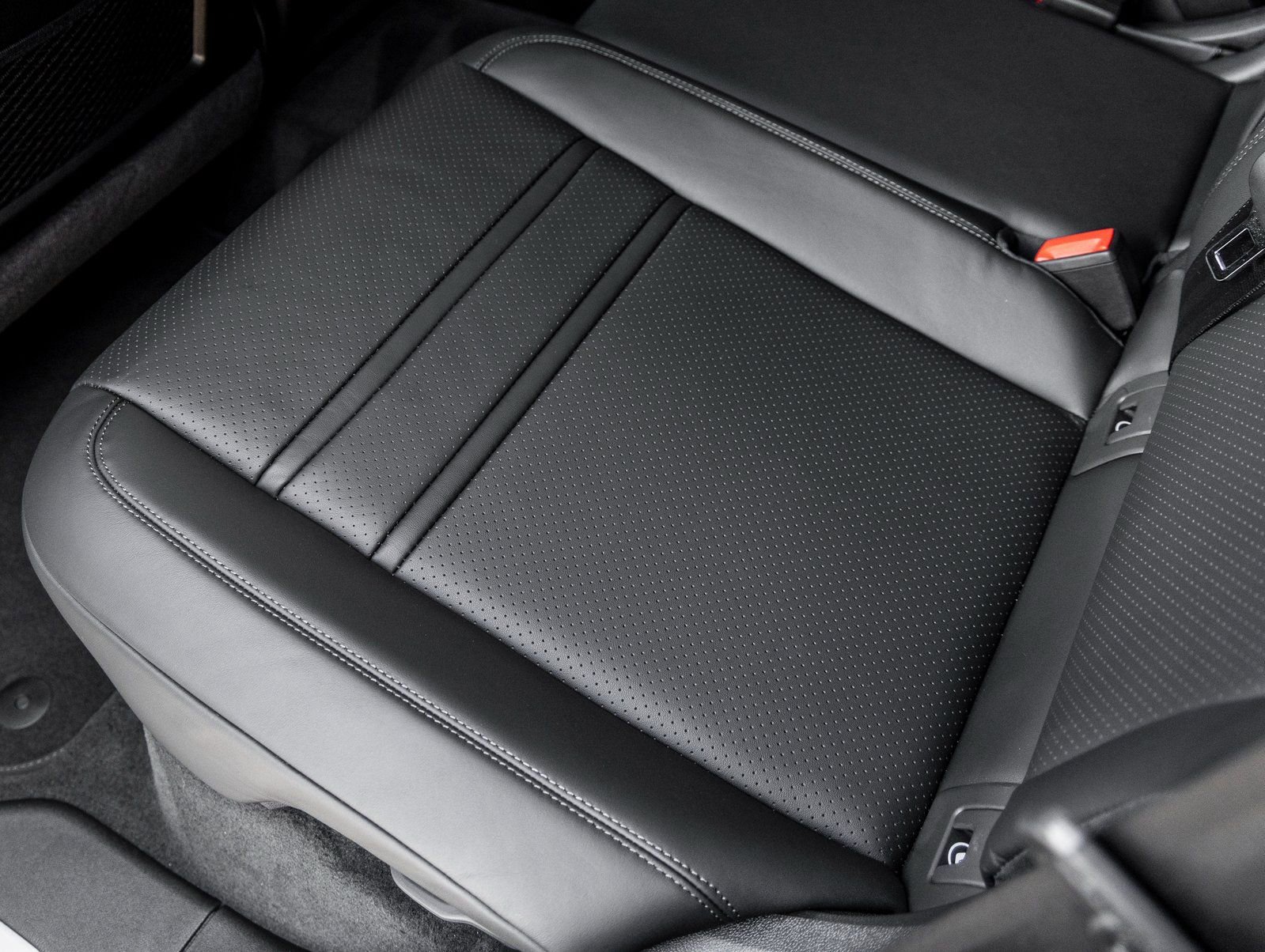 Certified 2025 Porsche Cayenne Coupe image 30