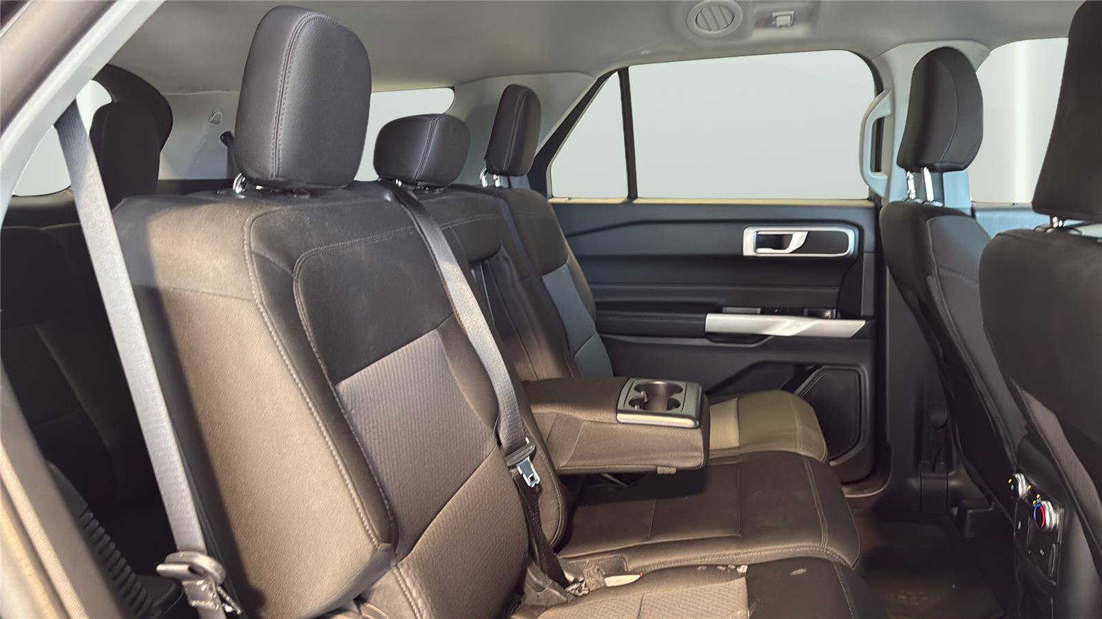 Used 2023 Ford Explorer XLT image 16