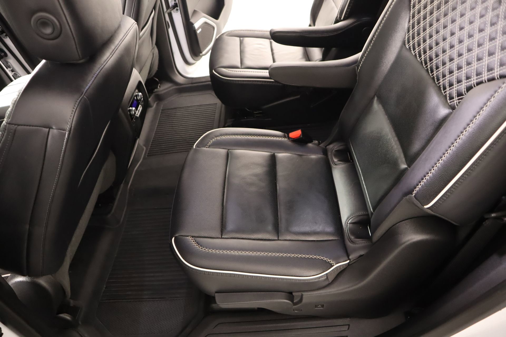 Used 2025 GMC Acadia Denali w/ LPO, Floor Liner Package image 11