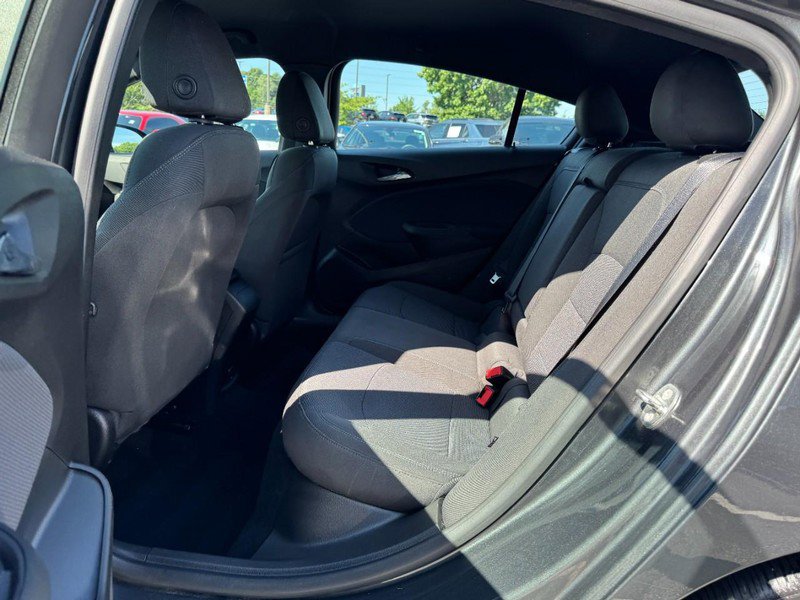Used 2018 Chevrolet Cruze LT w/ Convenience Package FWD image 10