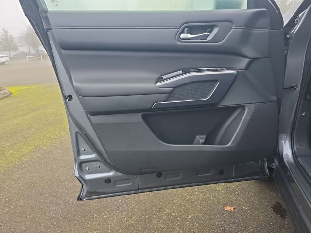 New 2025 Nissan Pathfinder SL image 16