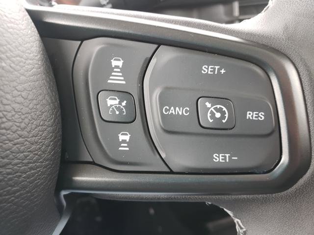 Used 2025 Jeep Wrangler Sport S image 23