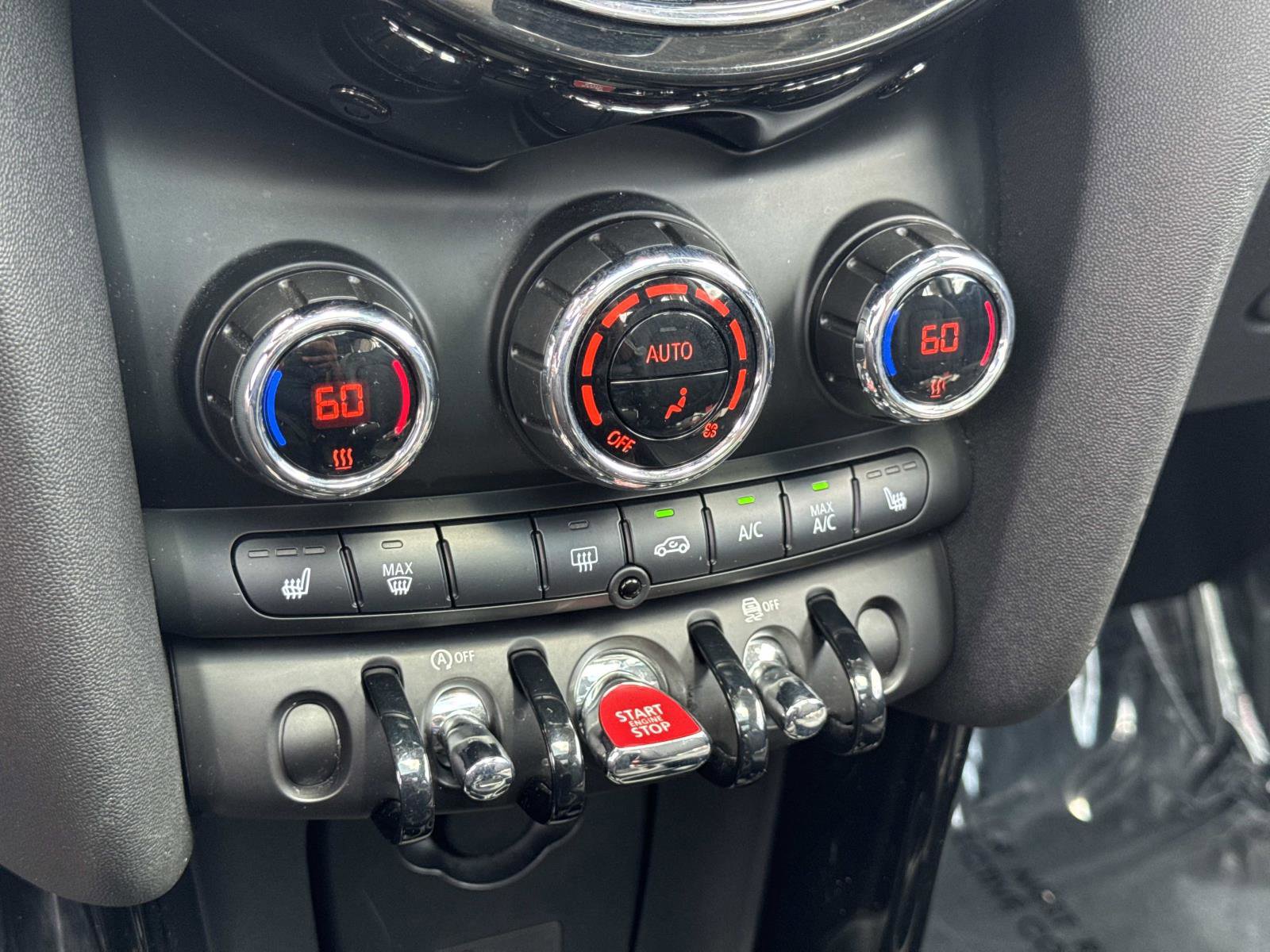 Used 2021 MINI Cooper 2-Door Hardtop FWD image 19