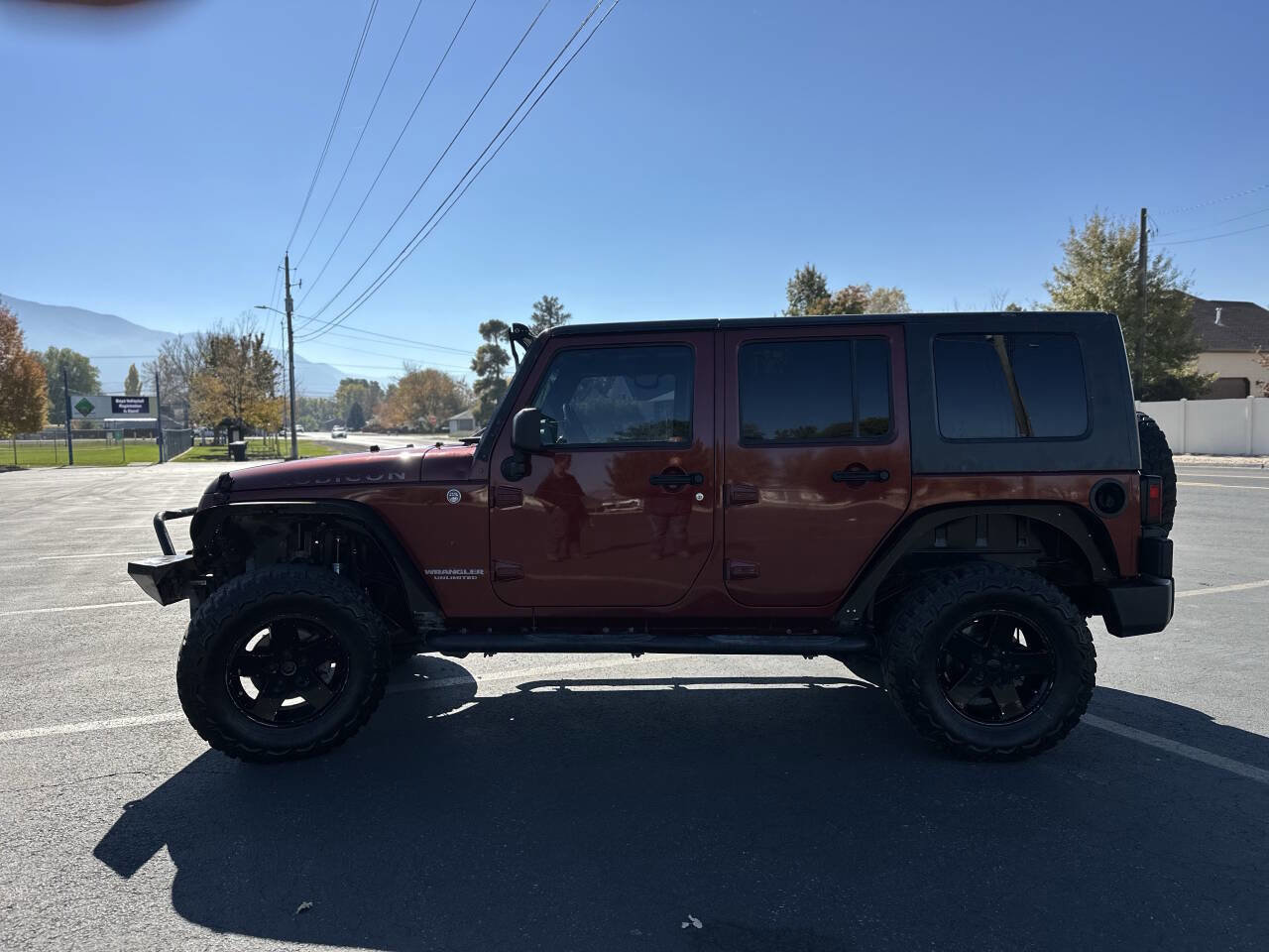 Used 2010 Jeep Wrangler Unlimited Rubicon w/ Dual Top Group image 8
