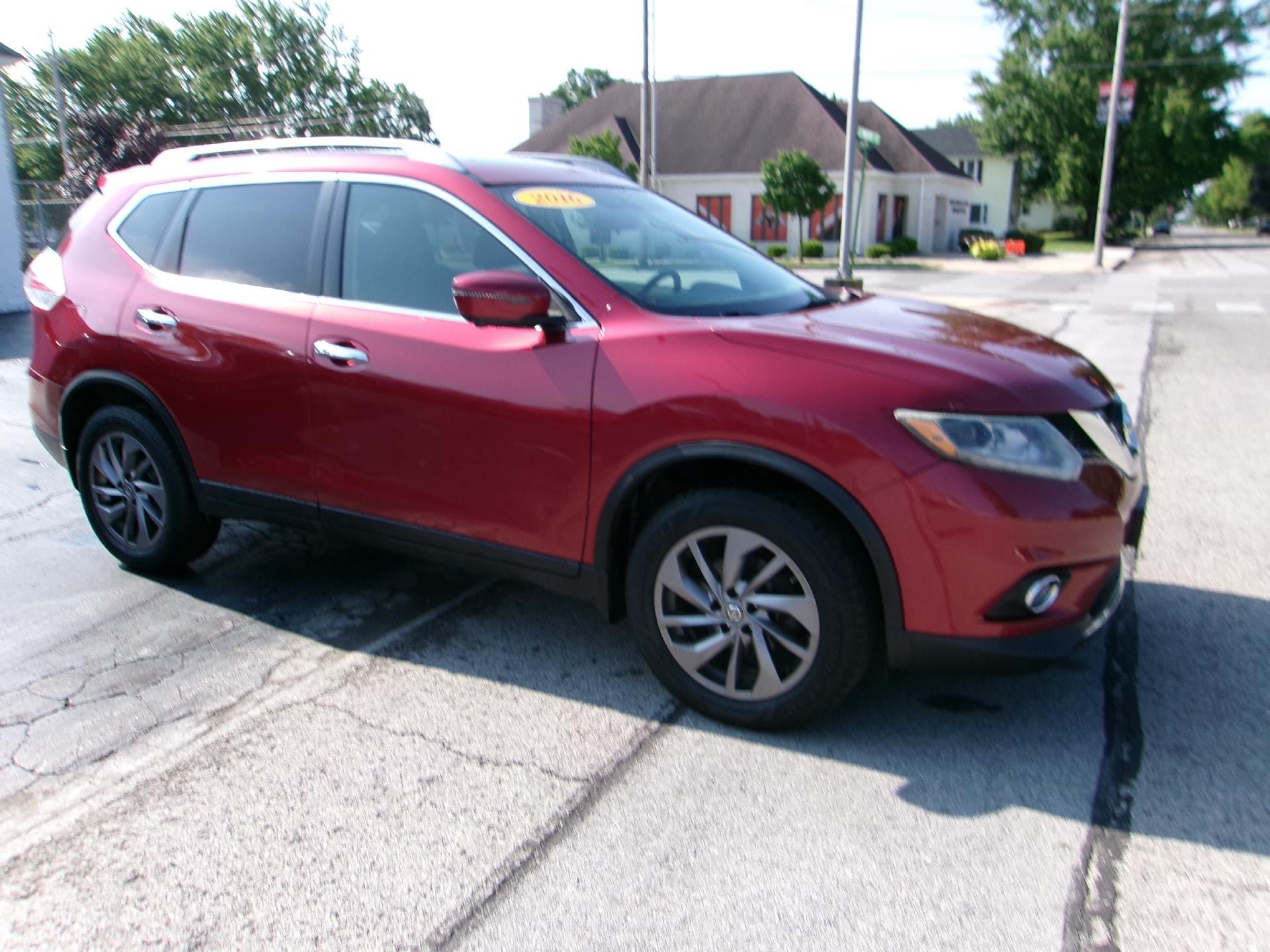 Used 2016 Nissan Rogue SL w/ SL Premium Package AWD/4WD image 4