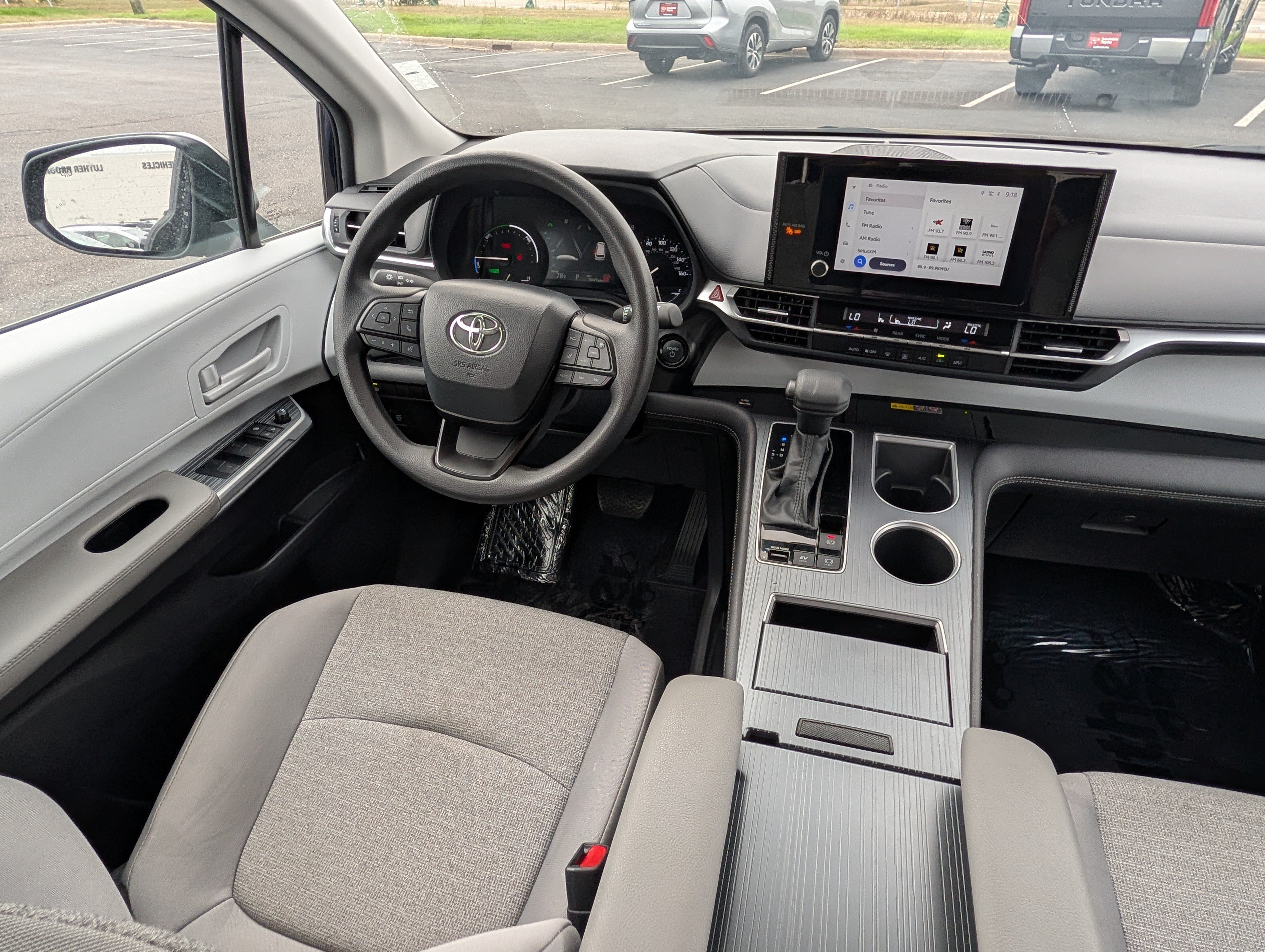 Certified 2026 Toyota Sienna LE FWD image 9